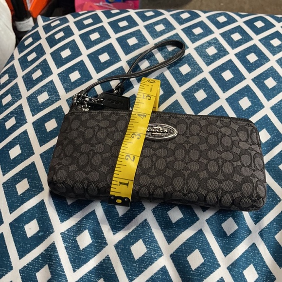 Used once monogram double zip coach wallet wristlet - Picture 7 of 12